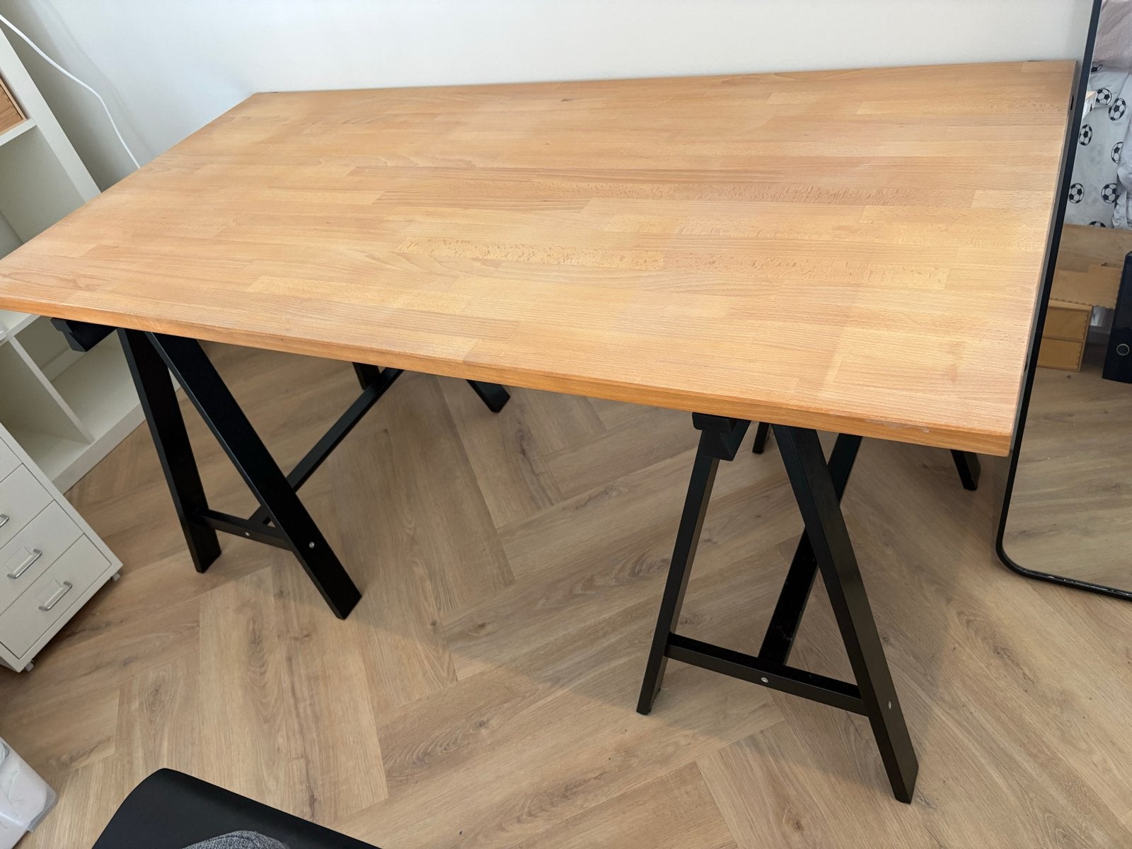 IKEA bureau met schragen - Houten blad, zwart onderstel, Ophalen, Gebruikt, Hout, Bruin