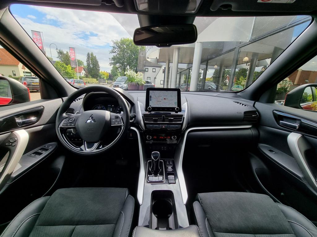 Mitsubishi Eclipse Cross 2.4 PHEV Intense Plus | Ad. Cruise, Zwart, 4 cilinders, Verwarming stoelen achter, Bedrijf