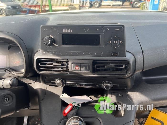 Radiobedienings paneel van een Citroen Berlingo, Gebruikt, -, Ophalen of Verzenden, -