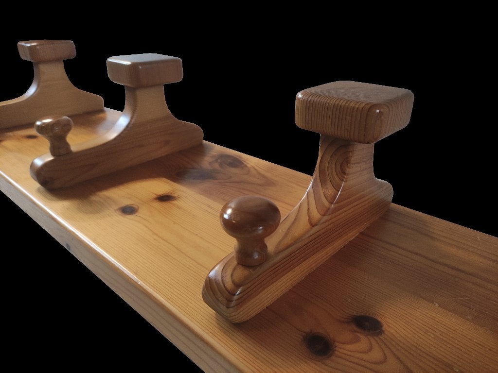 Prachtige vintage solid pine Scandinavisch design kapstok, Huis en Inrichting, Woonaccessoires | Kapstokken, Wandkapstok, Gebruikt
