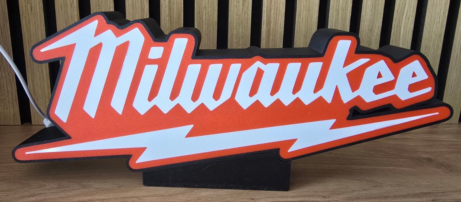 Milwaukee LED Logo Lichtbord, Meerkleurig, Kunststof, Ophalen of Verzenden, Zo goed als nieuw