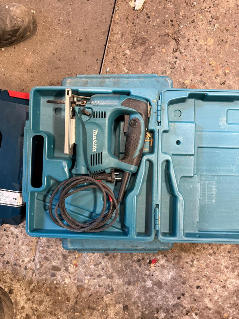 Makita Decoupeerzaag - Krachtig en Betrouwbaar, Doe-het-zelf en Verbouw, Gereedschap | Zaagmachines, Gebruikt, Decoupeerzaag, 600 tot 1200 watt