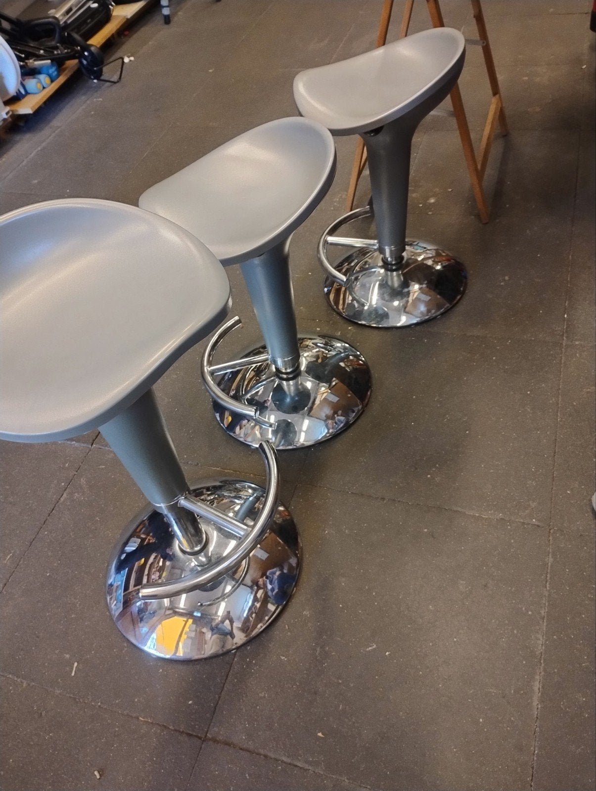 Set van 3 grijze barkrukken, verstelbaar en draaibaar, Ophalen, :, ), -