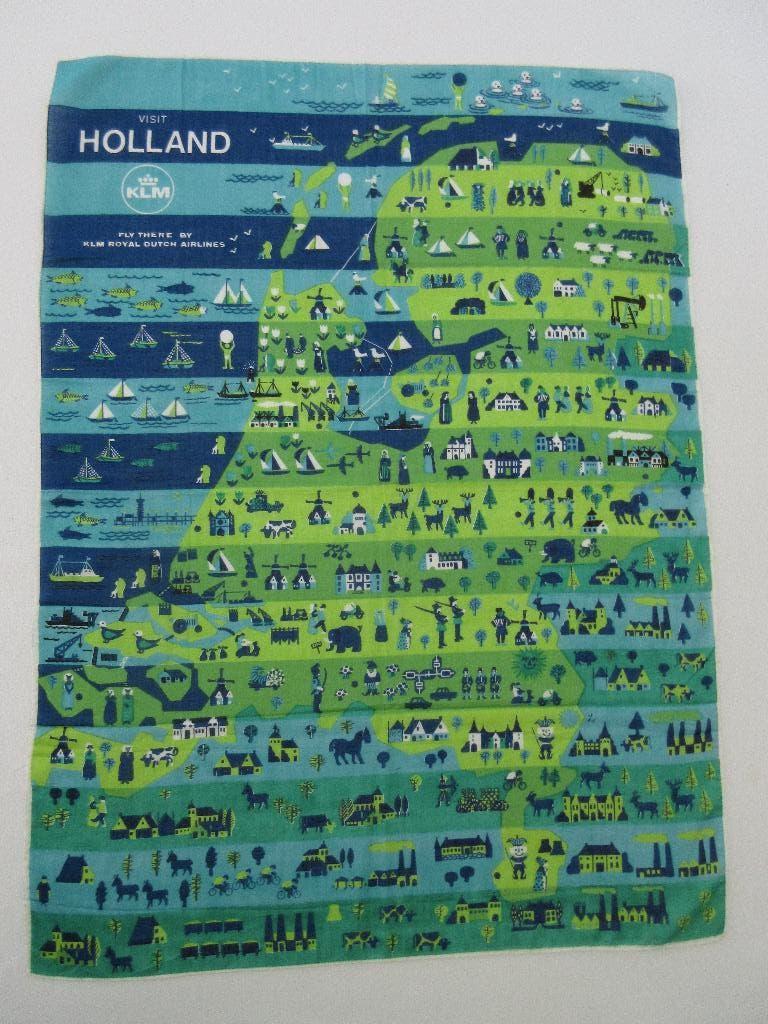 SJAAL  KLM, 100 % ZIJDE, 62 CM X 46 CM., Maat 46/48 (XL) of groter, Nieuw, Ophalen of Verzenden, Sjaal