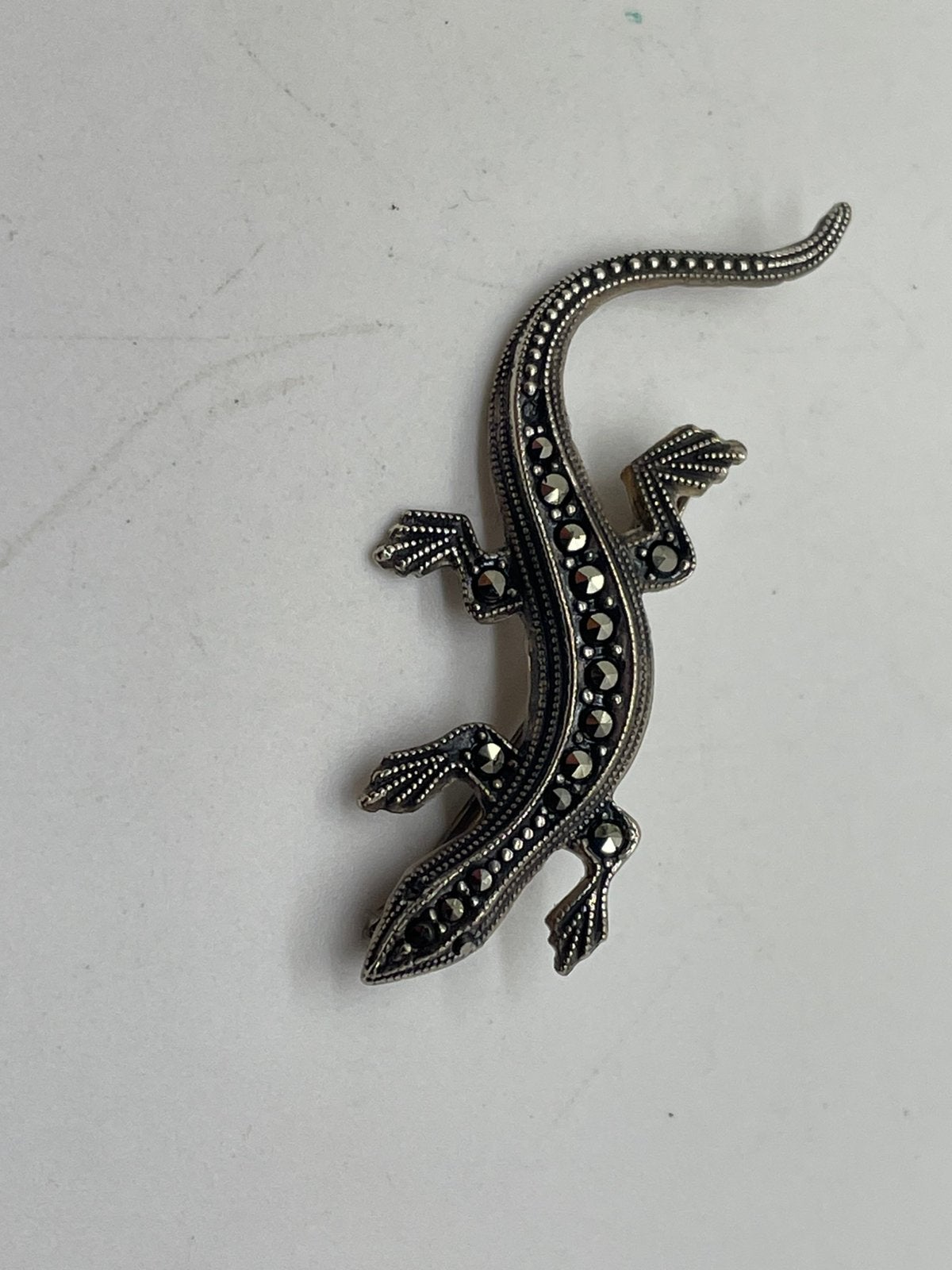 F800 Prachtige zilveren salamander broche, Ophalen of Verzenden, Zilver, Broche, Met edelsteen