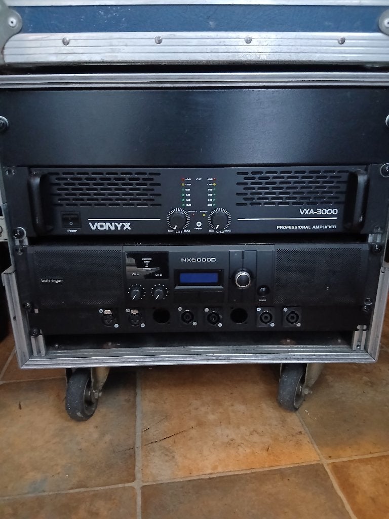 machset en versterkerrack, Gebruikt, Inclusief kabels, Speakerset, Ophalen