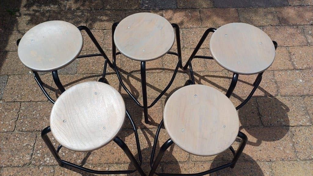 5 zeer mooie retro krukken, staal, stapelbaar, Huis en Inrichting, Ophalen, Gebruikt, Hout
