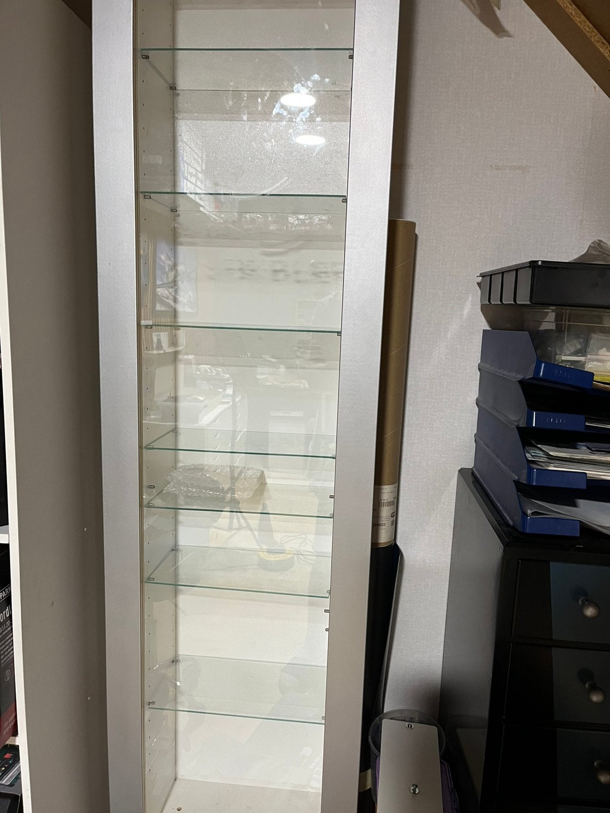Bertby vitrine kast, Huis en Inrichting, Ophalen, 50 tot 100 cm, Glas, Minder dan 100 cm