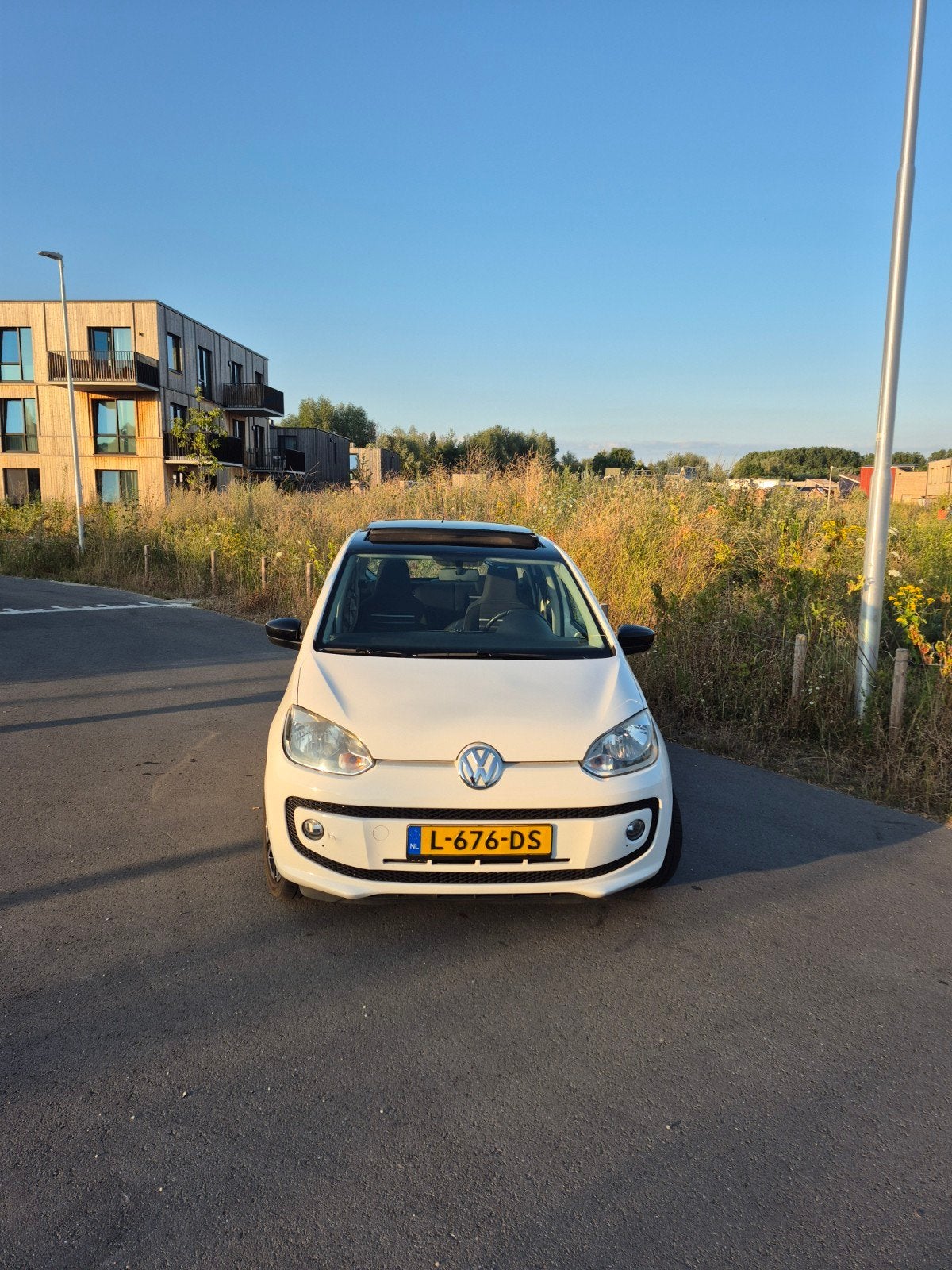 Volkswagen up! 1.0 44KW/60PK 5-DRS 2015 Wit, Auto's, Volkswagen, Voorwielaandrijving, Stof, Up!, 4 stoelen