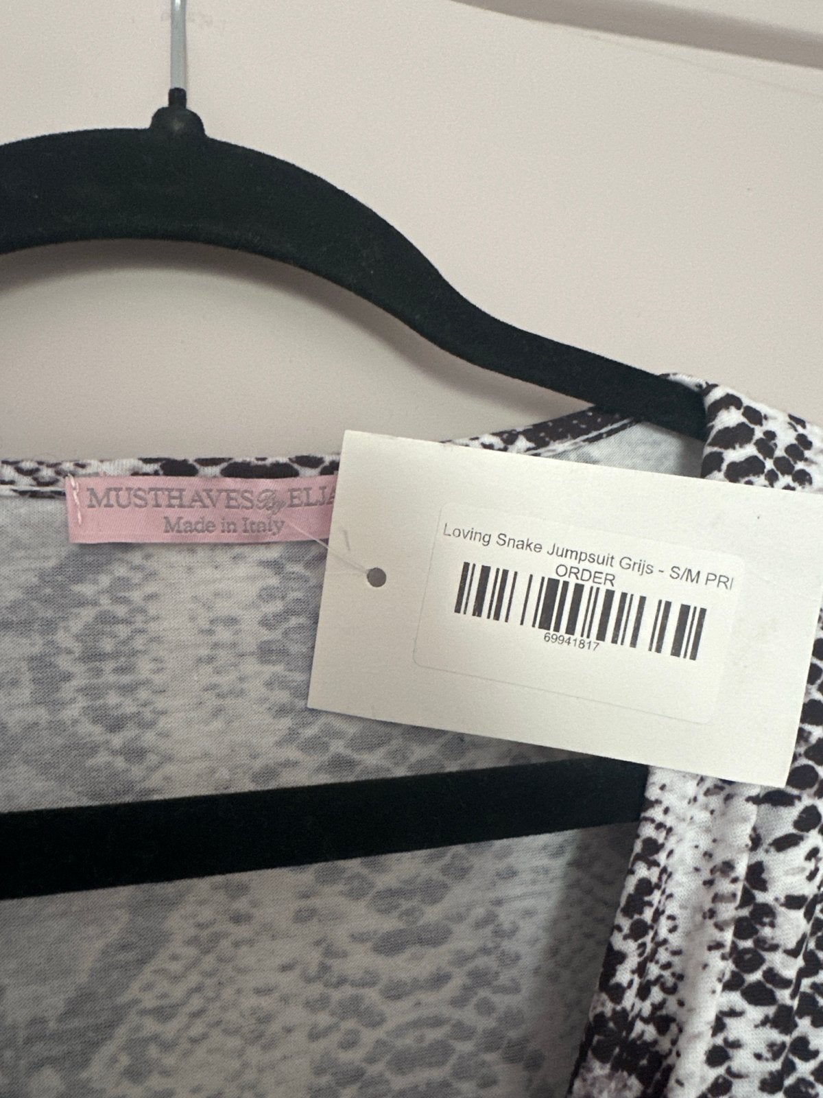 Musthaves by Elja Snake Jumpsuit Grijs S/M, Ophalen, Nieuw, Maat 38/40 (M), Grijs