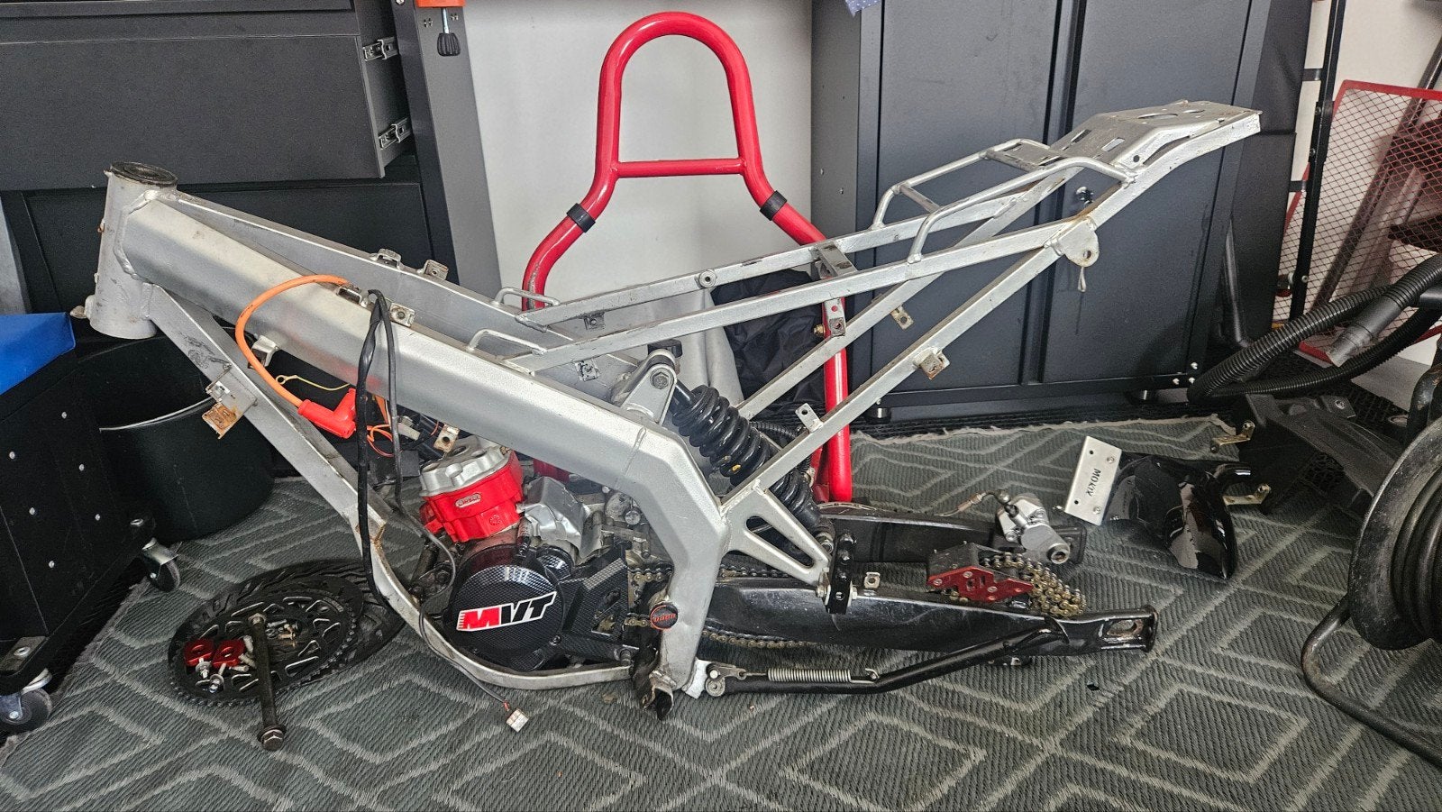 Derbi frame met geel kenteken ZONDER WOK, Fietsen en Brommers, Ophalen, Gebruikt, Frame, Derbi