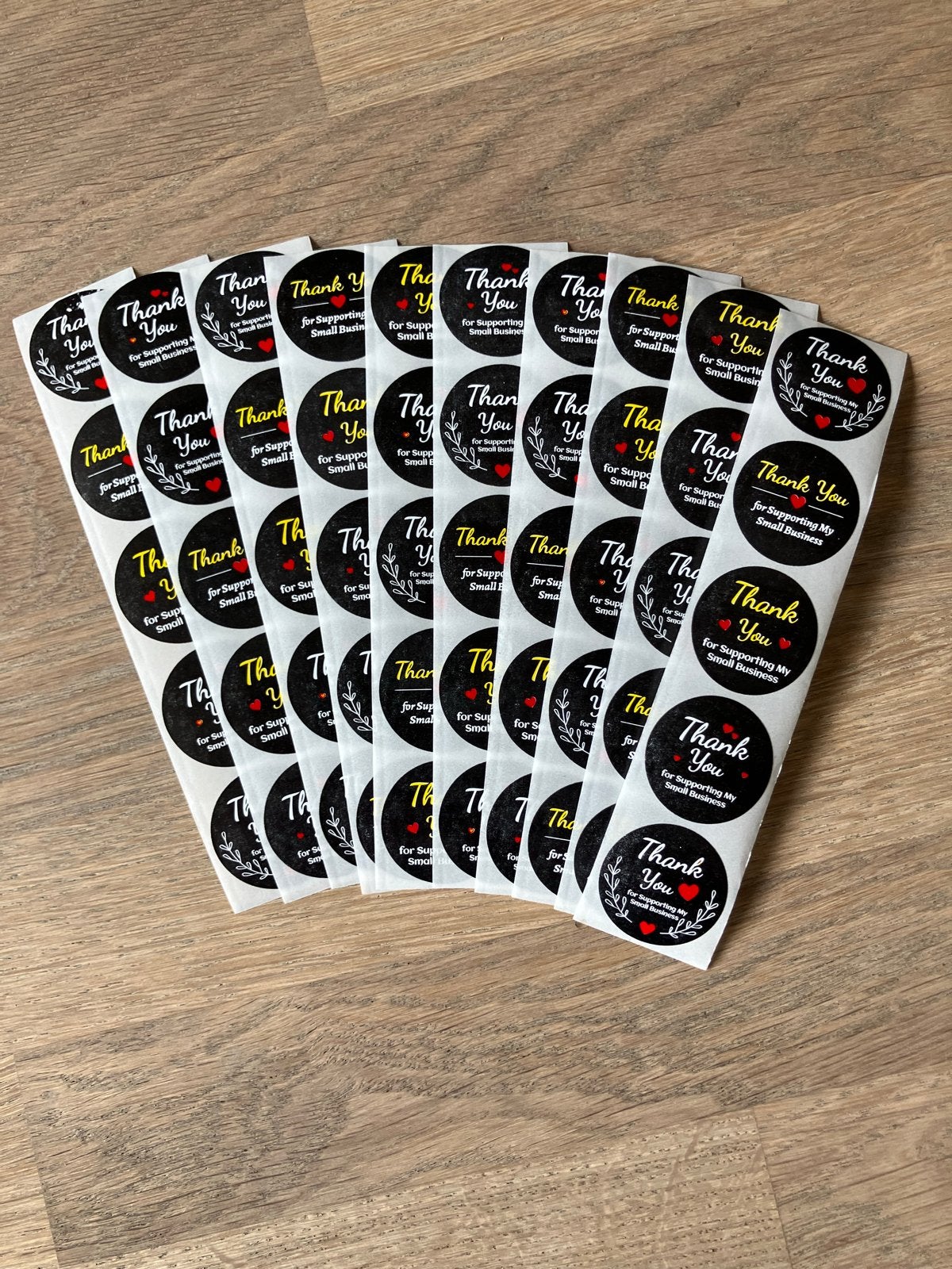 50 stuks 'Thank You' stickers 2,5 cm voor kleine bedrijven, Hobby en Vrije tijd, Ophalen of Verzenden, Nieuw, Meerdere stickers