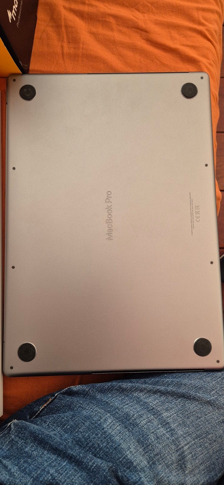 MacBook Pro 16 inch met oplader, toetsenbord, stand en muis, MacBook Pro, Gebruikt, 2 tot 3 Ghz, Ophalen of Verzenden
