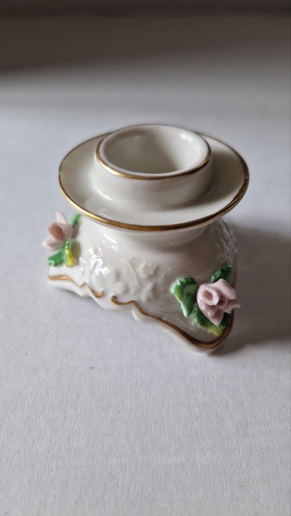 Porseleinen kandelaartje in Capodimonte stijl met bloemen, Ophalen of Verzenden