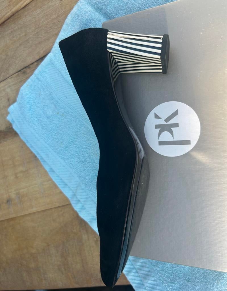 Peter Kaiser Zwarte Suède Pumps met Bijzondere Hak, Ophalen of Verzenden, Zo goed als nieuw, Zwart, Pumps