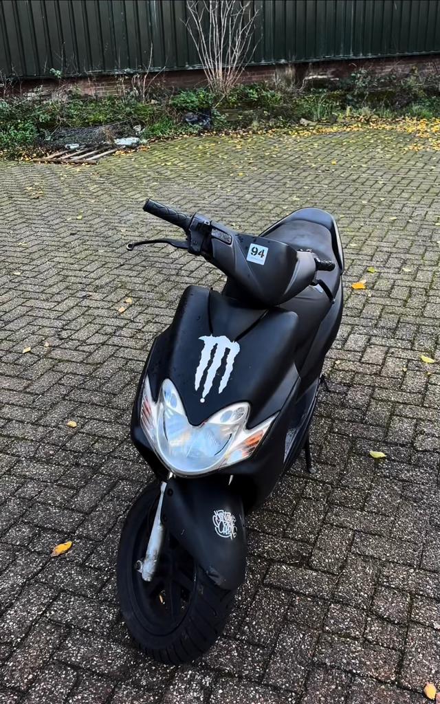 Yamaha jog r frame gezocht op brom kenteken (geen wok!), Fietsen en Brommers, Ophalen, Zo goed als nieuw, Tweetakt, JogR of RR