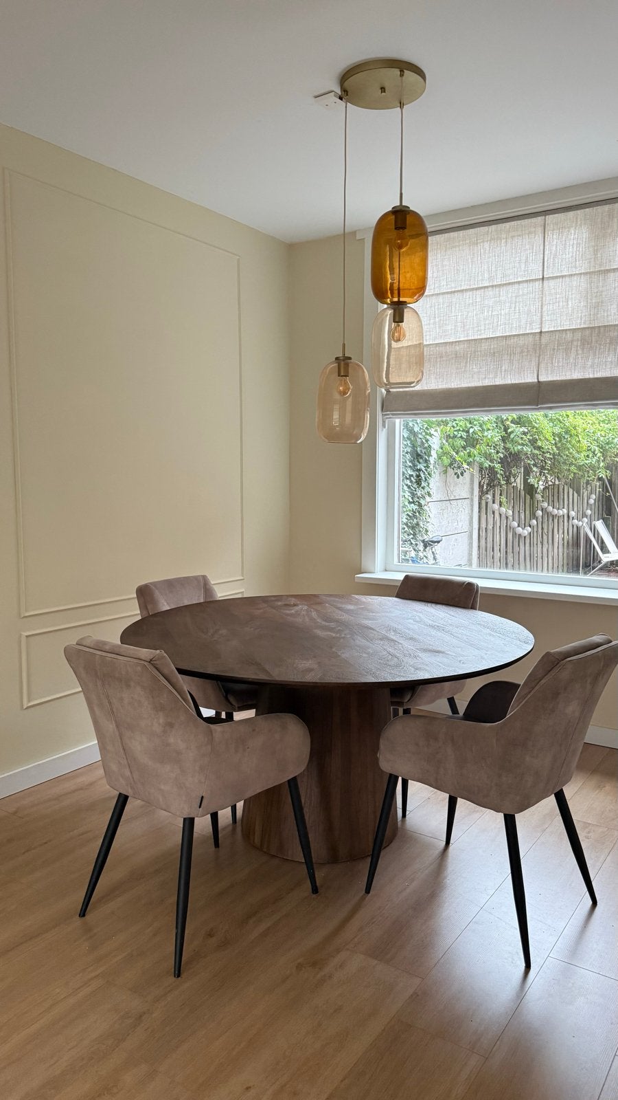 Tafel Oldinn 1.50m met 4 Bommel stoelen, Ophalen, Gebruikt, Rond, 150 tot 200 cm