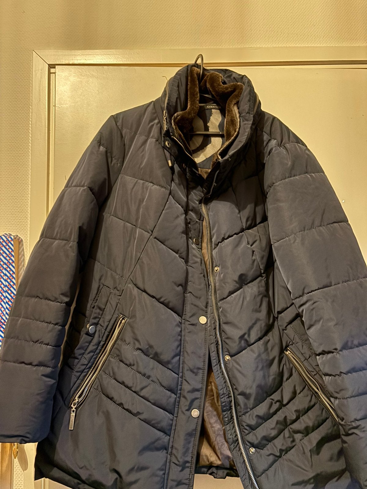 Nieuwe winterjas, Kleding | Dames, Ophalen of Verzenden, Zo goed als nieuw, Maat 46/48 (XL) of groter, Zwart