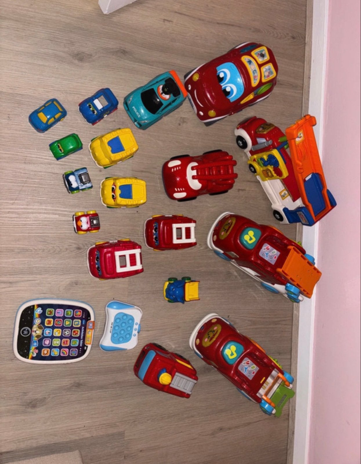 Grote doos met VTech auto's, bussen en tablet, Ophalen, Gebruikt