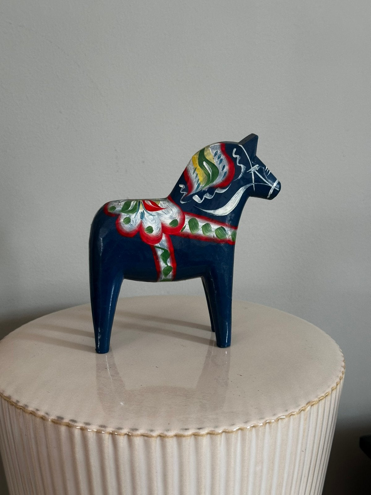 Dala paardje blauw, Hout, Beeld, Ophalen of Verzenden, 13 cm