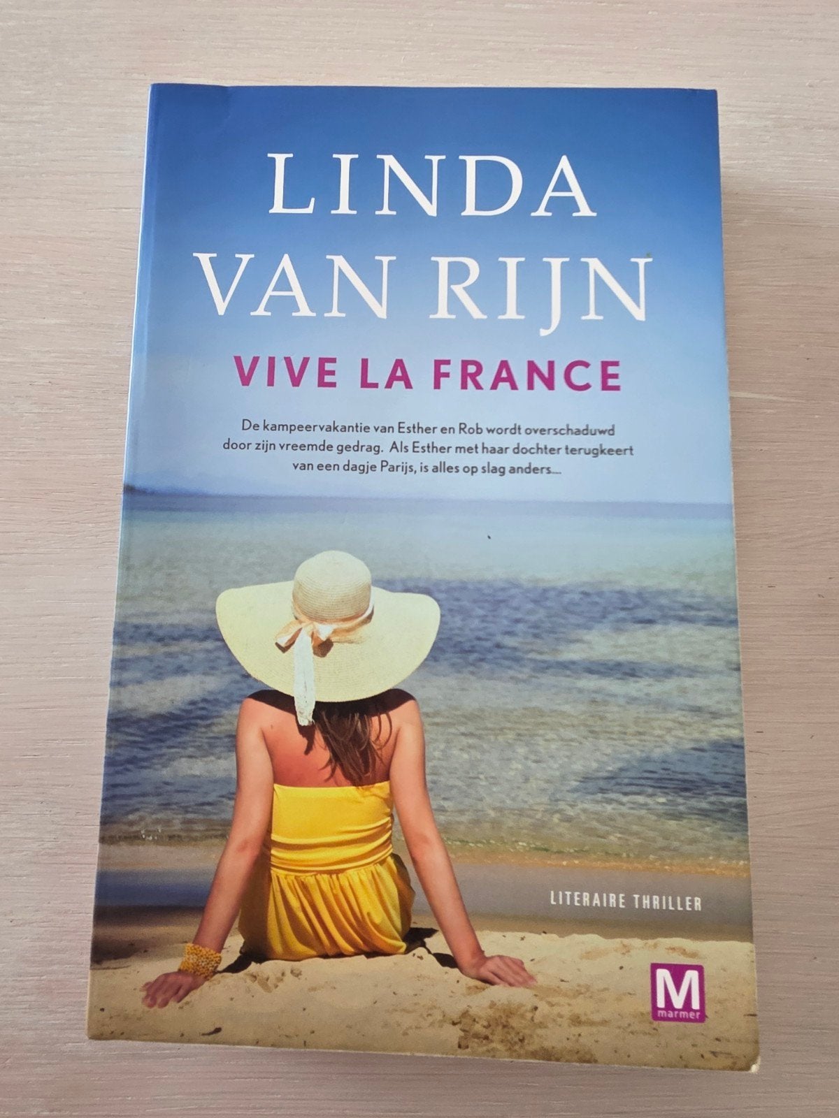 Vive la France - Linda van Rijn ( thriller), Ophalen of Verzenden, Zo goed als nieuw, Linda van Rijn, Nederland