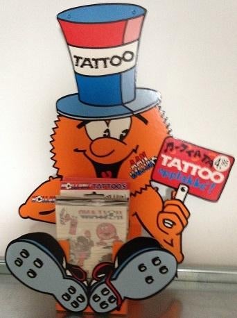 Display met Oranje tattoo stickers, Hobby en Vrije tijd, Feestartikelen, Ophalen of Verzenden, Nieuw, Oranje of Koningsdag