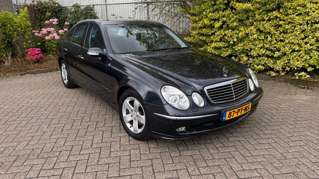 Mercedes-Benz E-klasse 240 Avantgarde, Automaat, Achterwielaandrijving, Gebruikt, Zwart