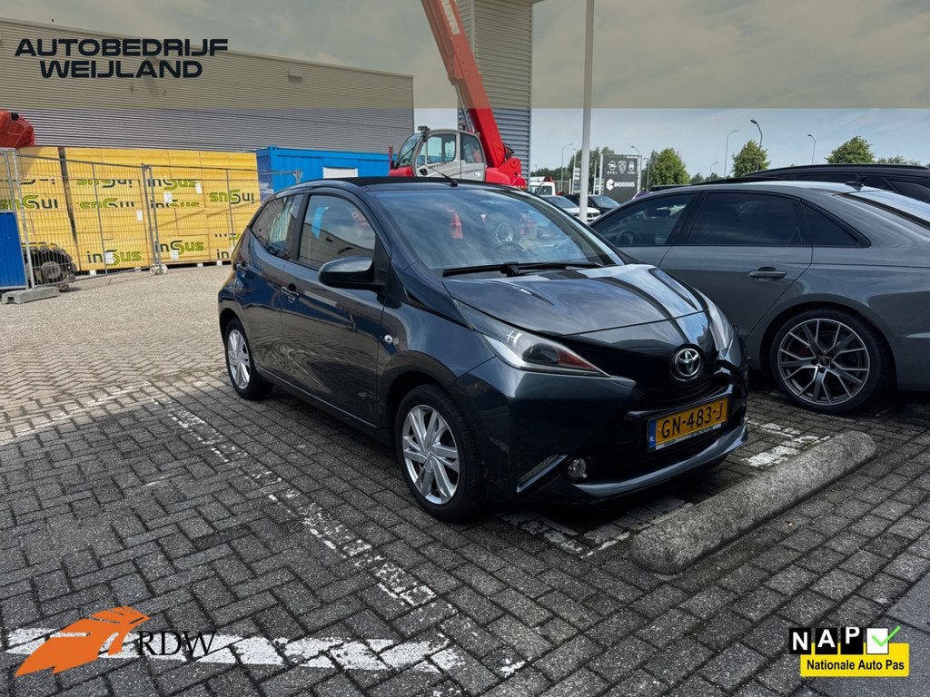 Toyota Aygo 1.0 VVT-i x-wave AUTOMAAT OPENDAK I 2de eig. I C, Auto's, Toyota, Euro 5, Gebruikt, Zwart, 4 stoelen