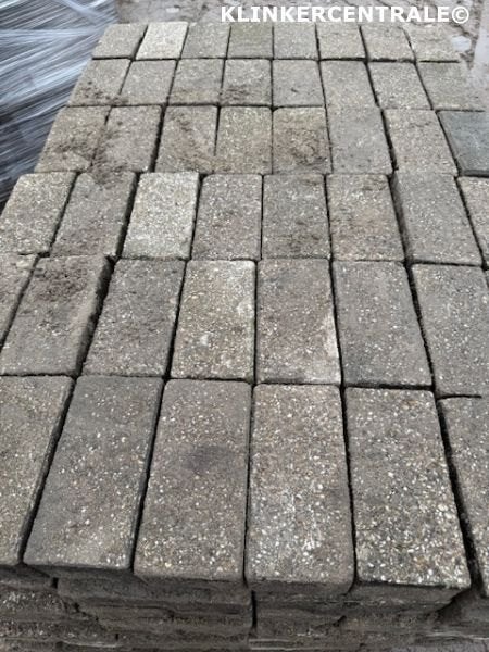 650m2 grijs beton keiformaat klinkers 10-duimers bkk bss ., Bij dit gebruikte product niet meer te achterhalen., Gebruikt, Verzenden