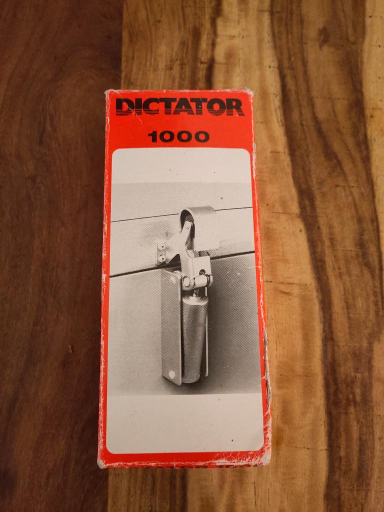 Dictator 1000 deuropvanger, Ophalen of Verzenden, Zo goed als nieuw, Overige materialen, Overige typen