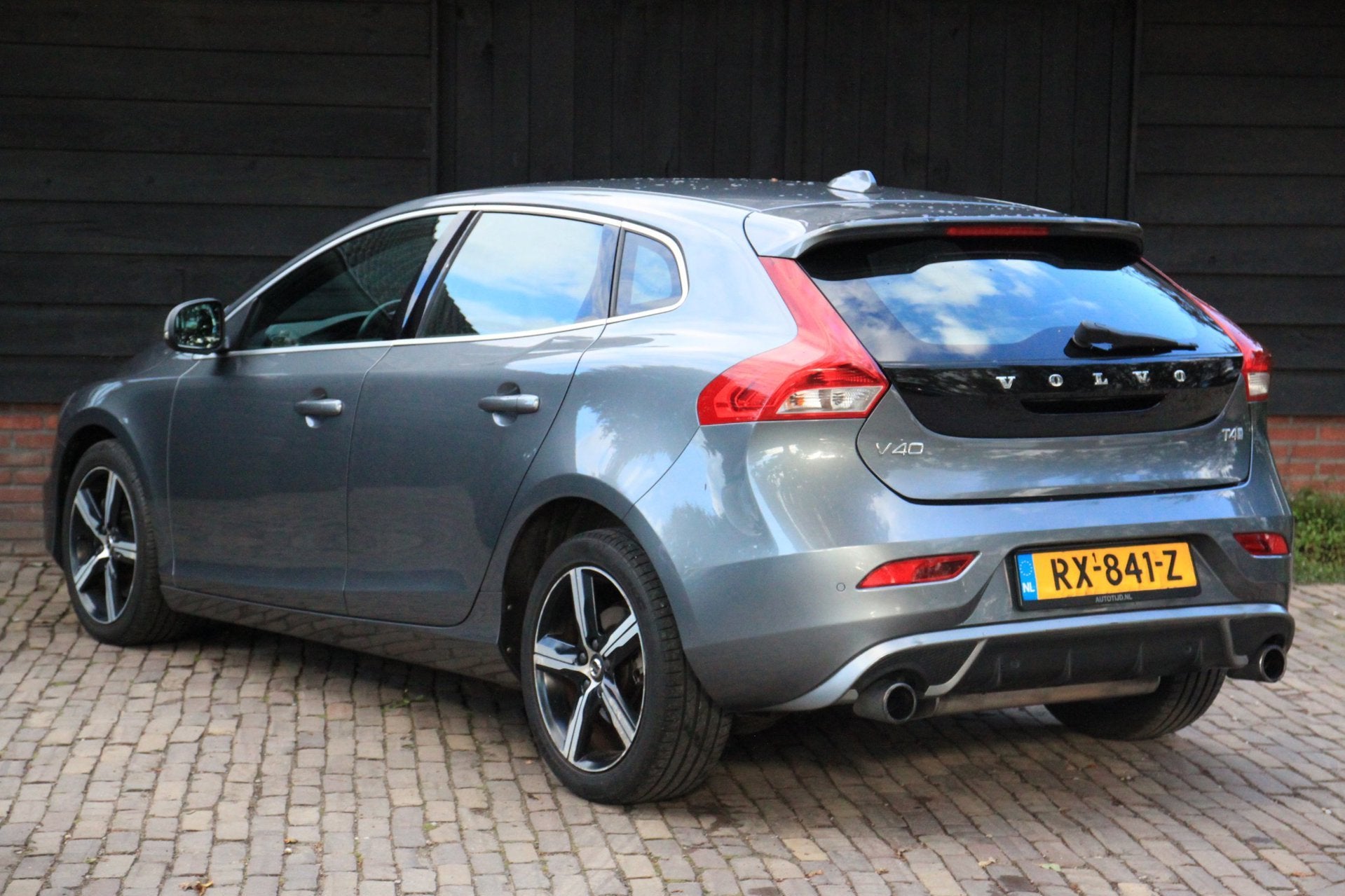 Volvo V40 2.0 T4 Business Sport R Design/Navigatie/Stoelverw, Auto's, Gebruikt, Automatische klimaatregeling, Origineel Nederlands
