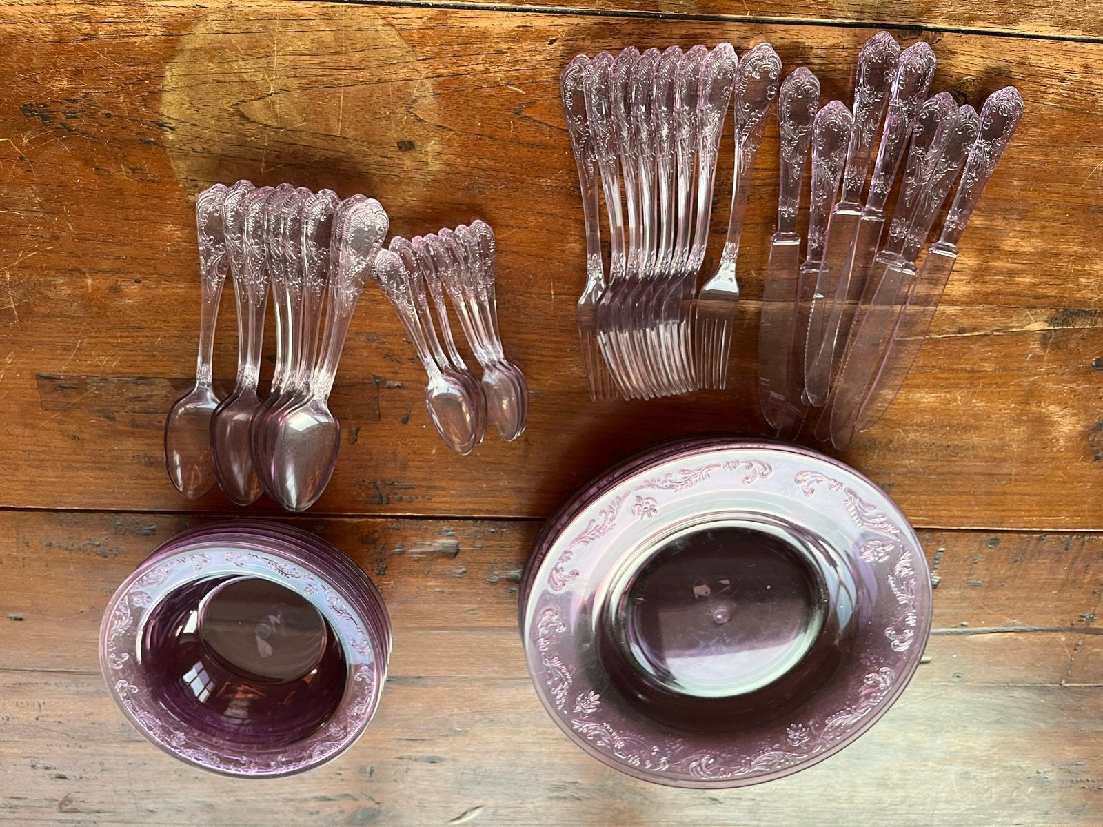 Herbruikbaar plastic servies - Borden, schaaltjes, bestek, Huis en Inrichting, Keuken | Servies, Ophalen, Zo goed als nieuw, Kunststof