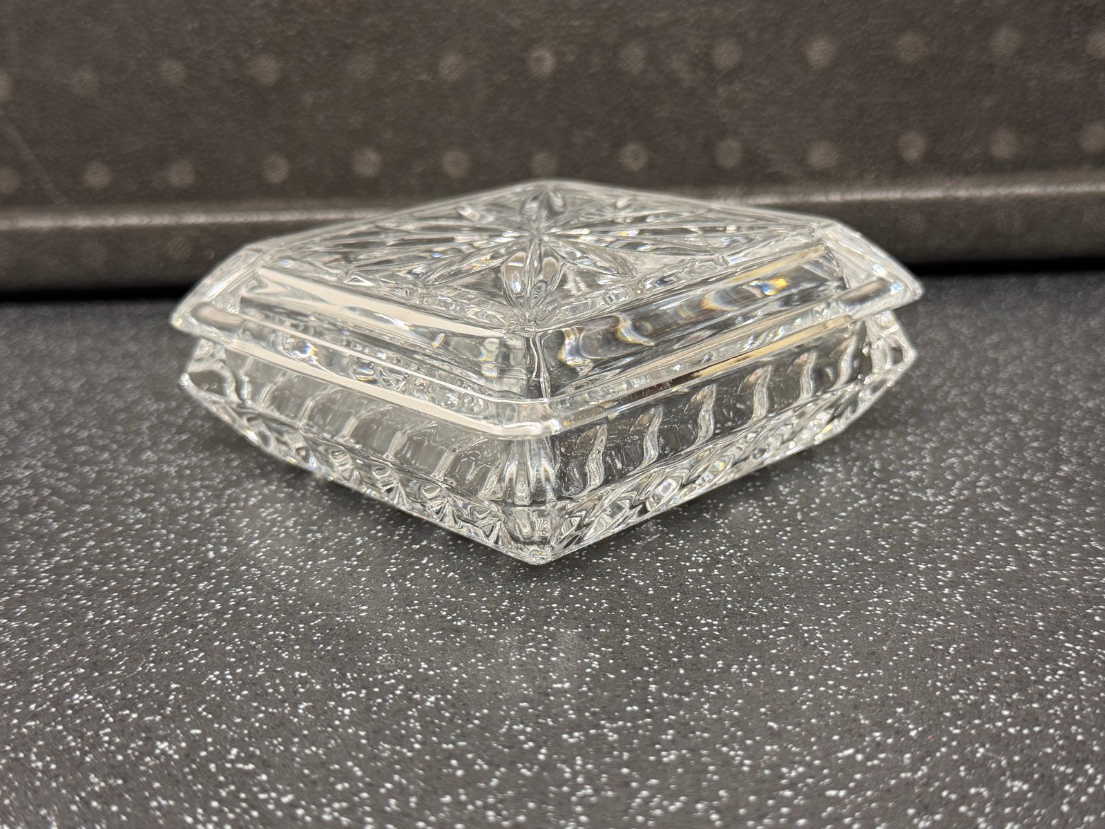 Vintage Glazen Sieradenbakje / Bonbonnière met Sterdecor, Ophalen