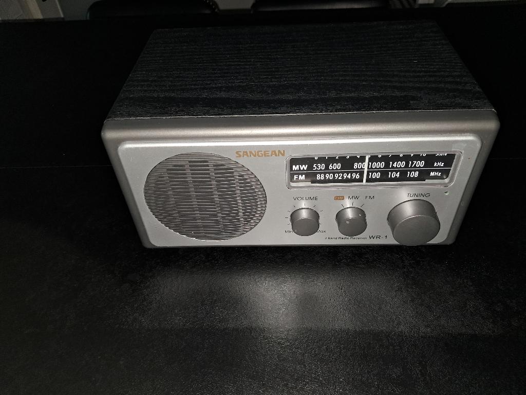 RADIO Sangean wr1 Prima Geluid mét bass z.g.a.n., Audio, Tv en Foto, Ophalen of Verzenden, Zo goed als nieuw, Radio