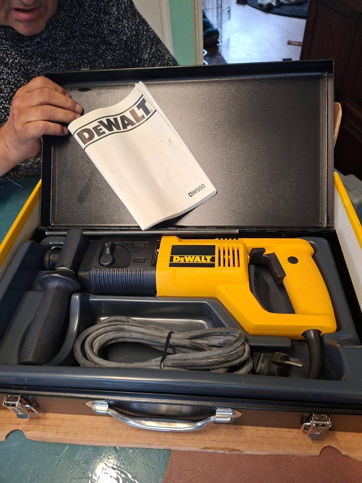 DeWalt DW550 Boorhamer in koffer - Zo goed als nieuw, Doe-het-zelf en Verbouw, Ophalen, 600 watt of meer, Boor- en/of Breekhamer