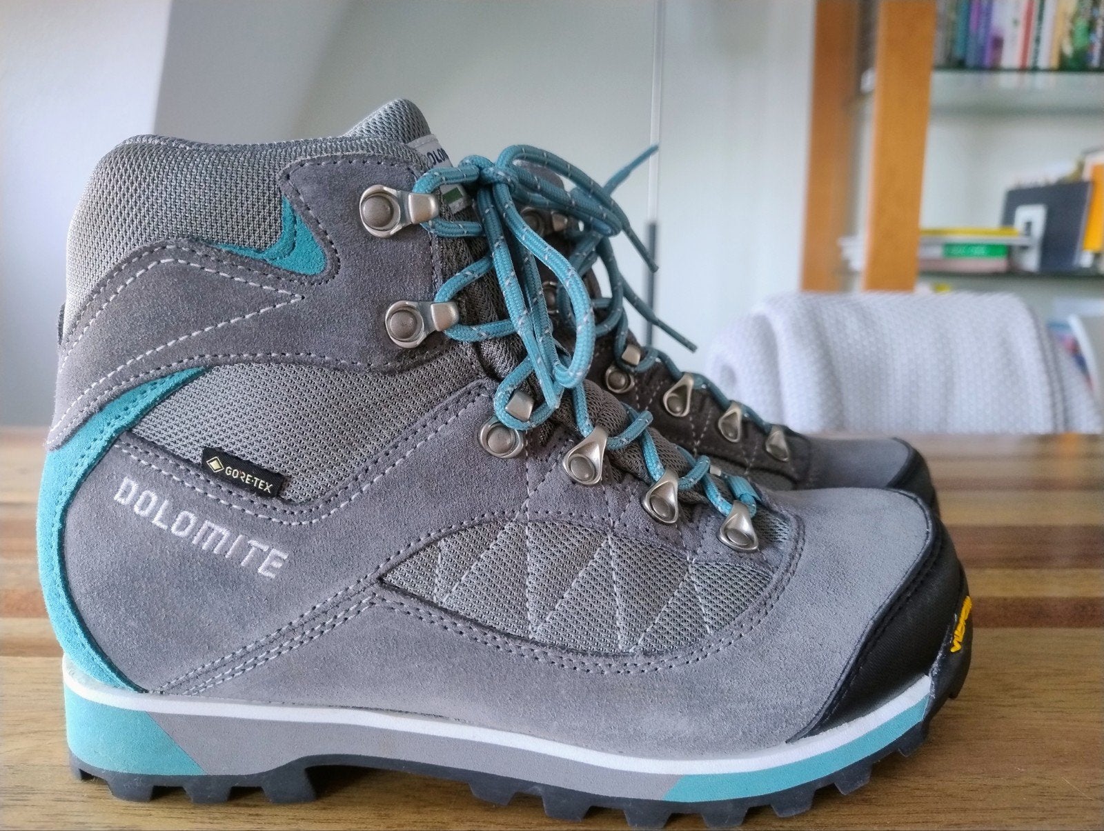 Dolomite wandelschoen maat 39,5 klasse A/B, Ophalen, Nieuw, Schoenen