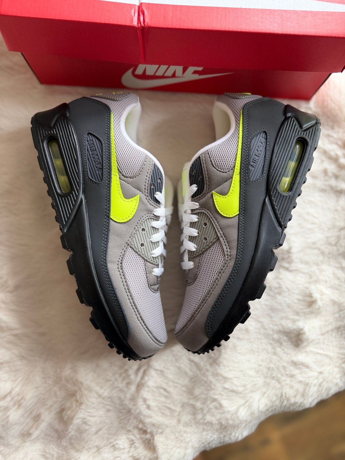 Nike Air Max 90 Zwart Neon EU 43 AirMax nieuw Sneakermaatje, Zwart, Nieuw, Ophalen of Verzenden, Sneakers of Gympen
