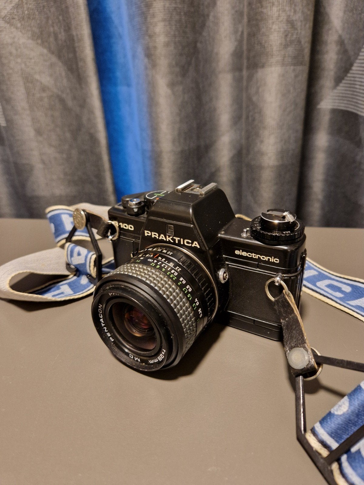 Praktica B100 camera, Ophalen of Verzenden, Niet werkend, Spiegelreflex, Overige Merken