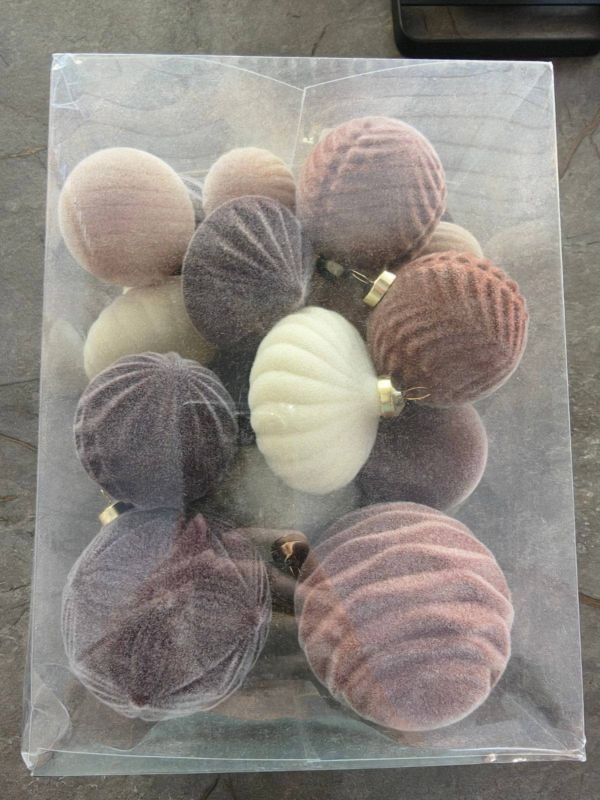 Fluwelen kerstballen nieuw in doos, Diversen, Ophalen of Verzenden, Nieuw