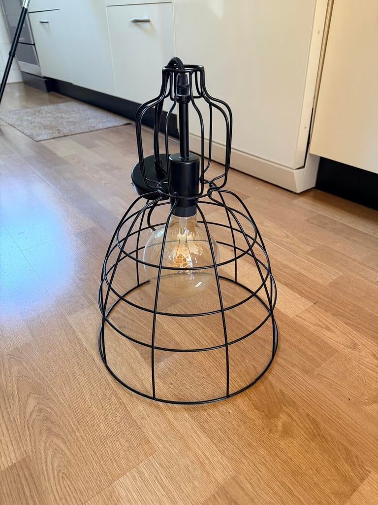 QAZQA Hanglamp Core Zwart - Industrieel Design, Huis en Inrichting, Lampen | Hanglampen, Ophalen, Gebruikt, 50 tot 75 cm, Metaal