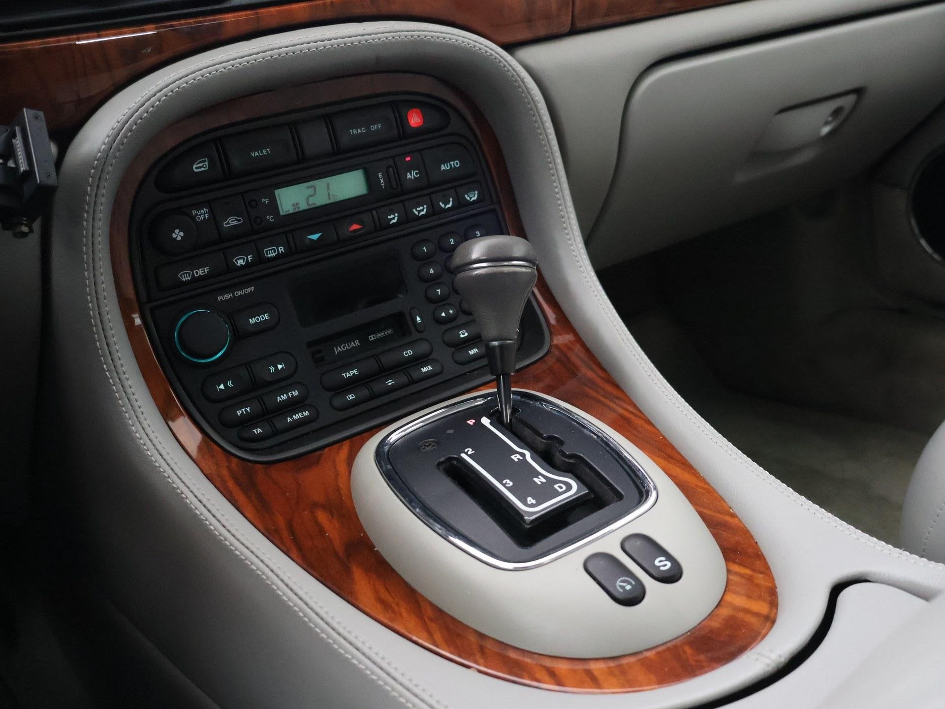 Jaguar XJ 3.2 V8 AUT. EXECUTIVE *101.262 KM* + LEDER | VERW., foto 9