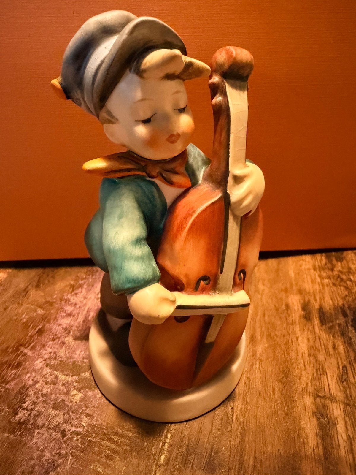 Goebel Hummel - Sweet Music / Cello Boy - 186 (‘60 TMK 3SS), Ophalen of Verzenden, Zo goed als nieuw, Hummel