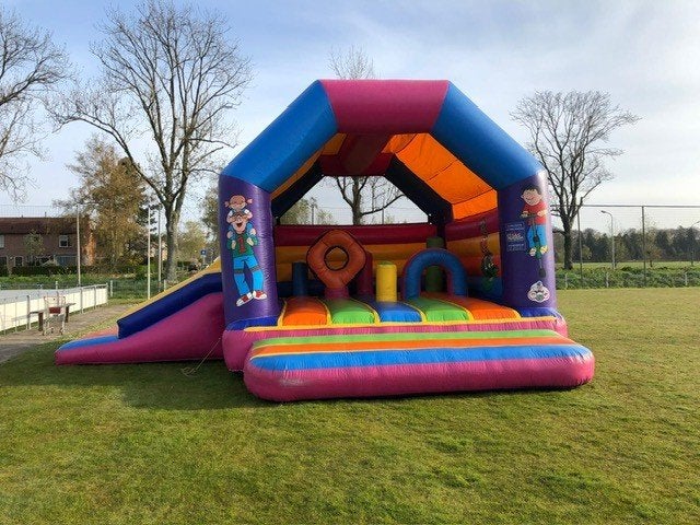 Poppetjes springkussen  6 x 8 m excl. blower, Ophalen, Gebruikt, Overige