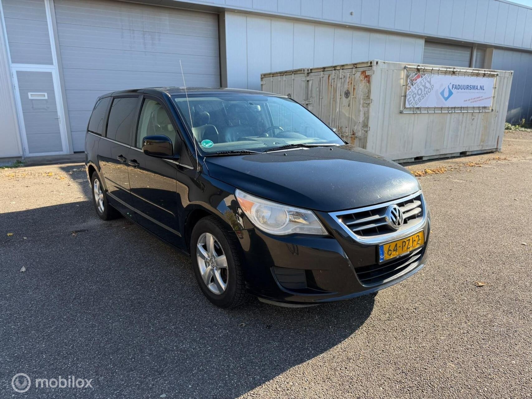 Chrysler Town & Country Voyager 4.0 V6 7 persoons ZEER LUXE, Auto's, Gebruikt, 7 stoelen, Zwart, Leder