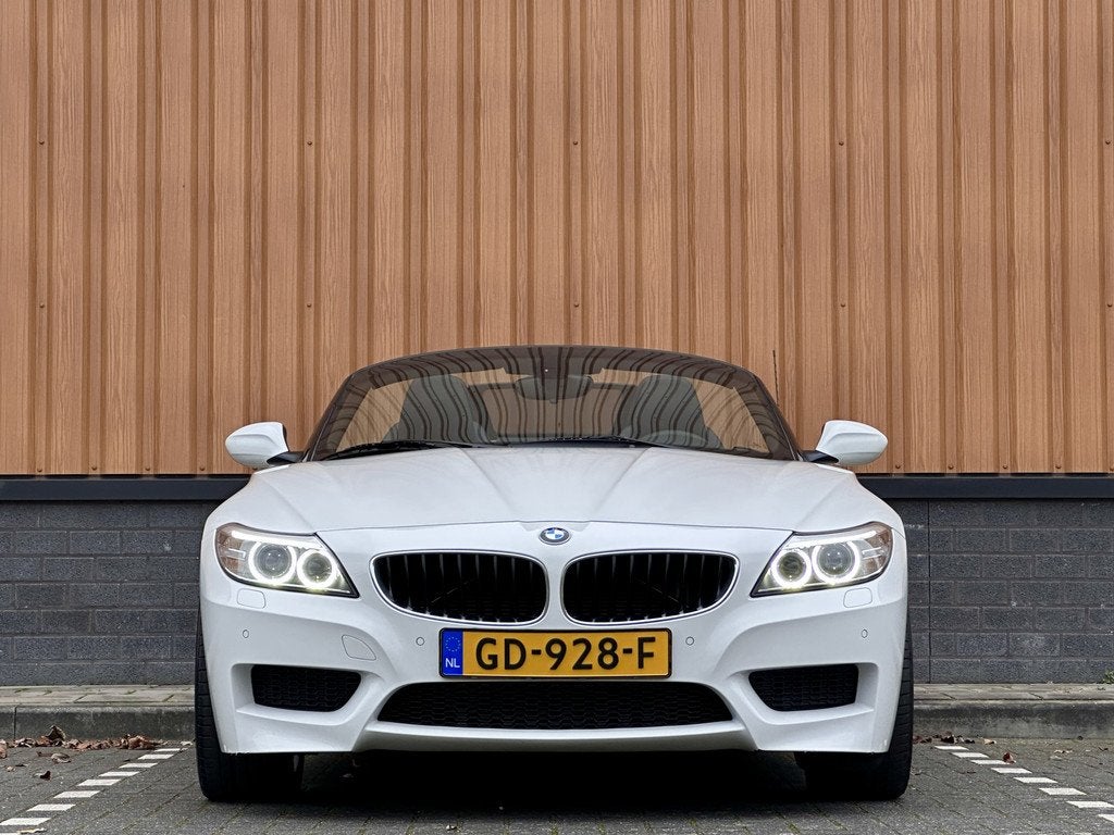 BMW Z4 Roadster sDrive18i Executive | Hardtop | Dealer Onder, Automaat, Gebruikt, Cabriolet, Wit