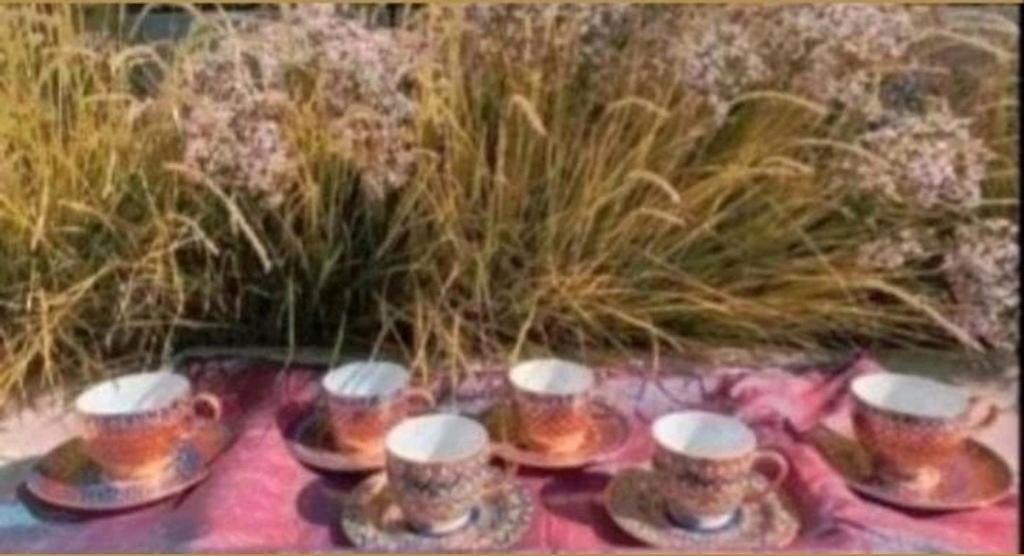 Thai Benjarong Set of 6 Cups and Saucers for Tea and Coffee, Antiek en Kunst, Ophalen of Verzenden