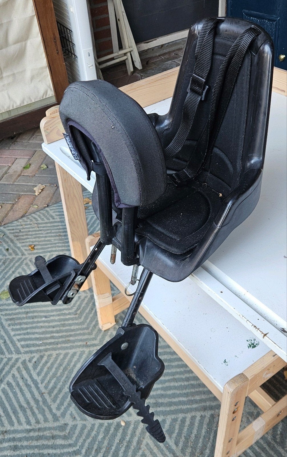 Bobike Mini+ fietszitje met windscherm, Fietsen en Brommers, Ophalen, Bobike, Gebruikt, Voetsteuntjes