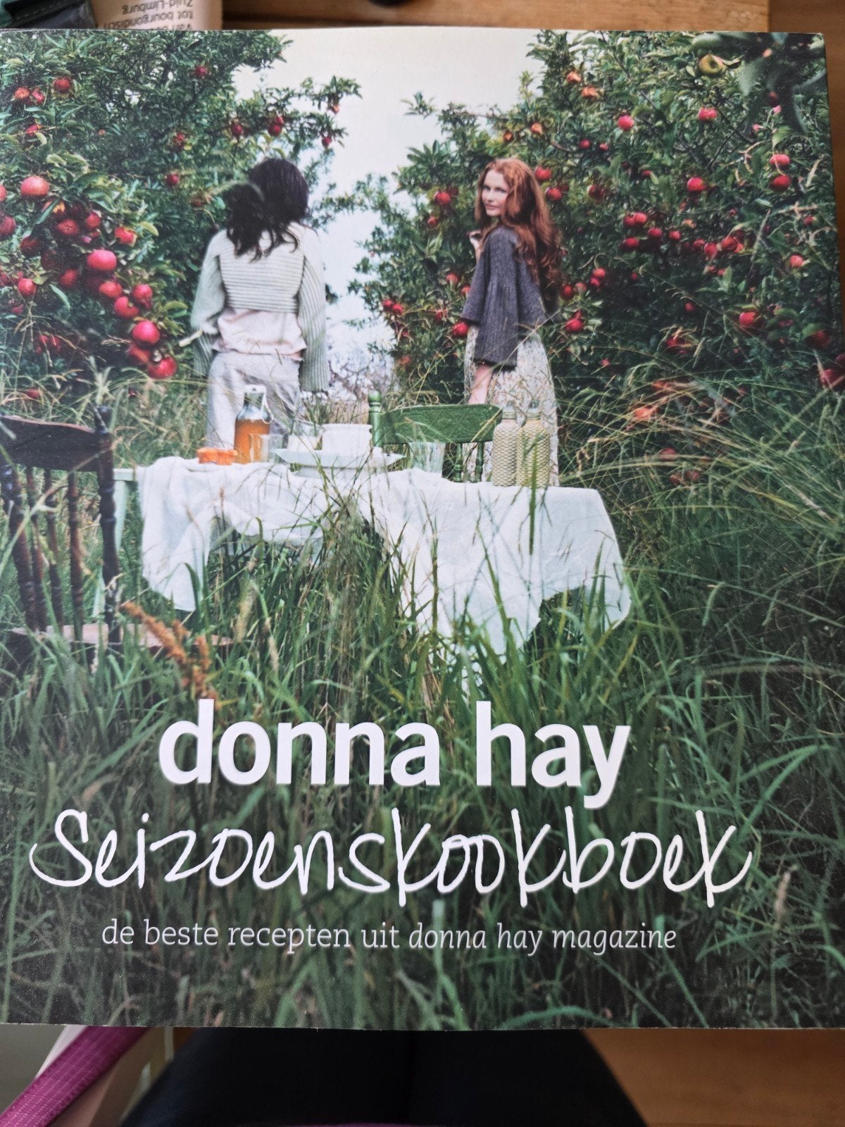 Donna Hay - Donna Hay seizoenskookboek, Boeken, Ophalen of Verzenden, Zo goed als nieuw, Donna Hay