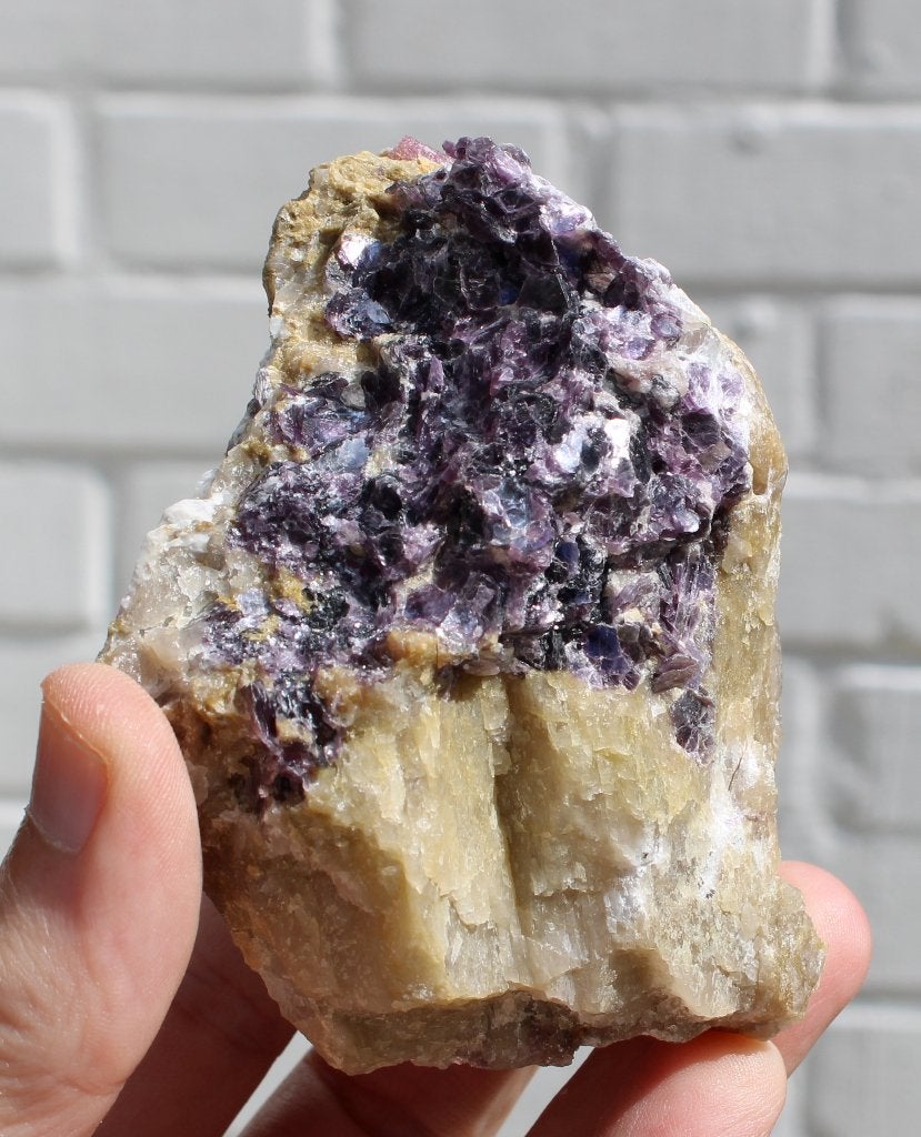 LEPIDOLIET en RUBELIET uit HAAPALUOMA in FINLAND, Ophalen of Verzenden, Mineraal