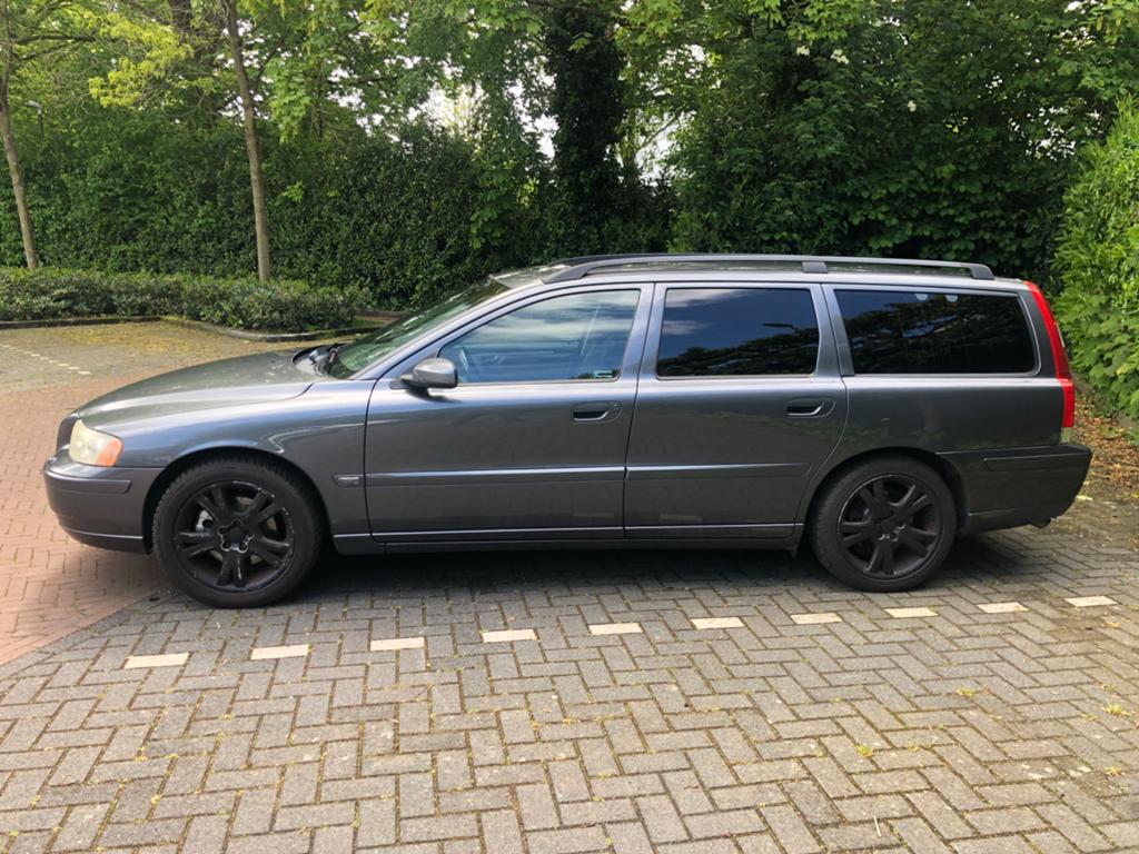 Volvo V70 2.5T 210pk momentum 2005 lage km stand!, Auto's, 1800 kg, 2521 cc, V70, Stationwagon